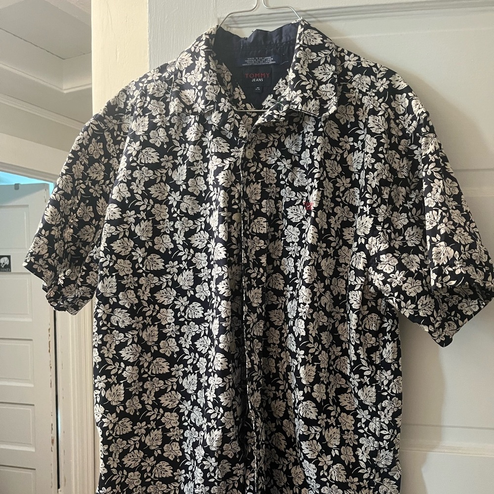 Tommy Bahama shirt great shape